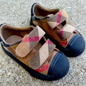 Burberry toddler shoes